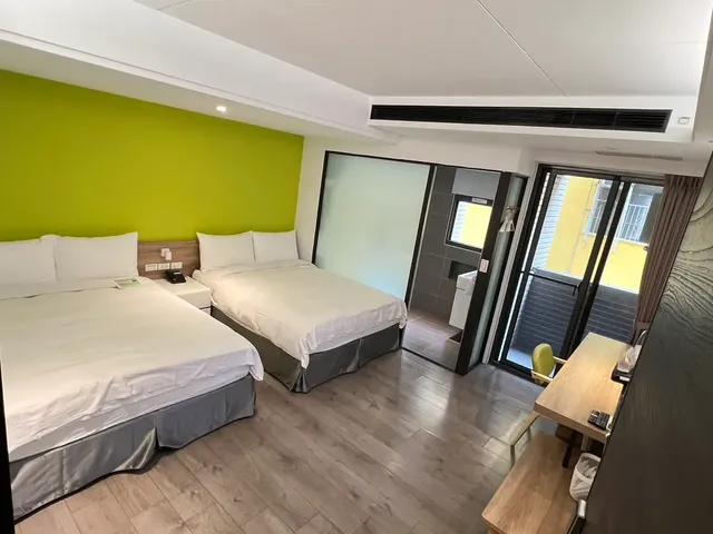greenight hotel-Quad Room-1