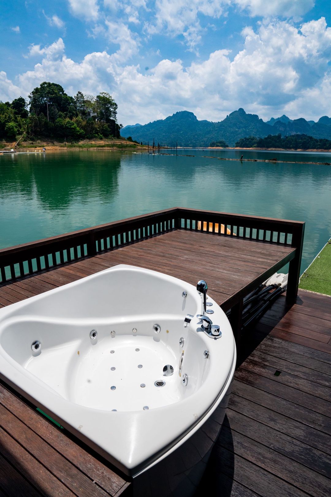 500 Rai Floating Resort