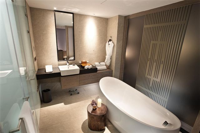 Yangyuemeidi Resort-Deluxe Room ll Breakfast included (DLX1K)-3