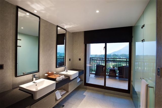 Yangyuemeidi Resort-Rosemary Premier Room ll Breakfast included (PRM2S)-1