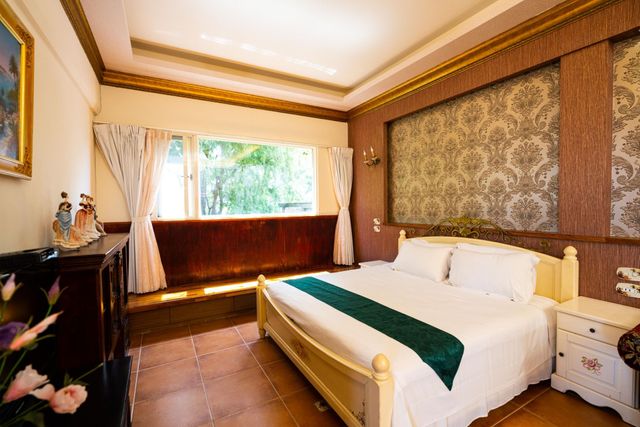 XinYuan-Family Room-6