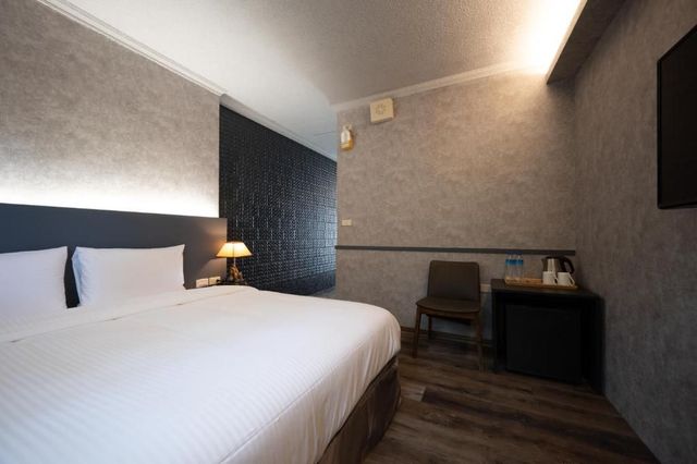 Yilan East Hotel-Elegang Queen Room-4