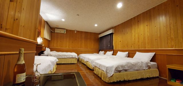 日月潭大統民宿-8人套房-2