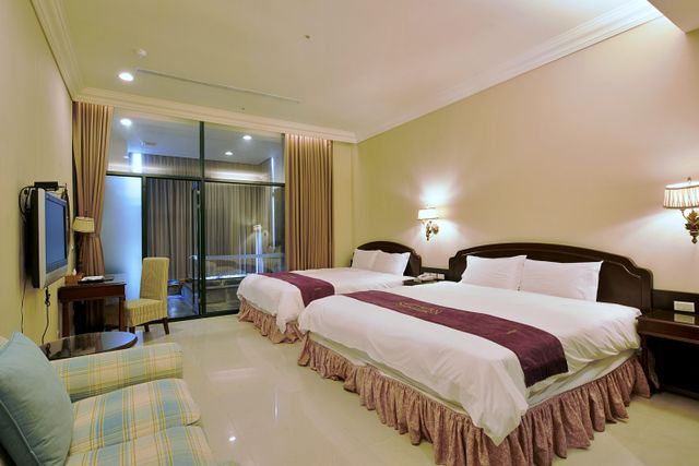 Muen Hot Spring Hotel-Superior Family Room-4