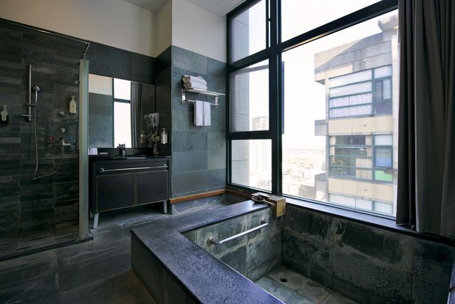 Muen Hot Spring Hotel-Superior Family Room-7