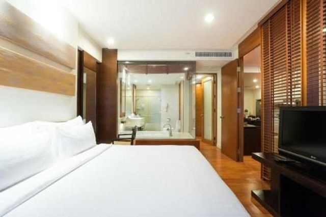 Amanta Hotel&Residence Ratchada - SHA Extra Plus-1-BR Deluxe Suite with Pool View (Included Breakfast)-1