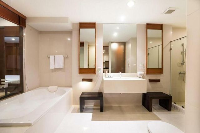 Amanta Hotel&Residence Ratchada - SHA Extra Plus-1-BR Deluxe Suite with Pool View (Included Breakfast)-8