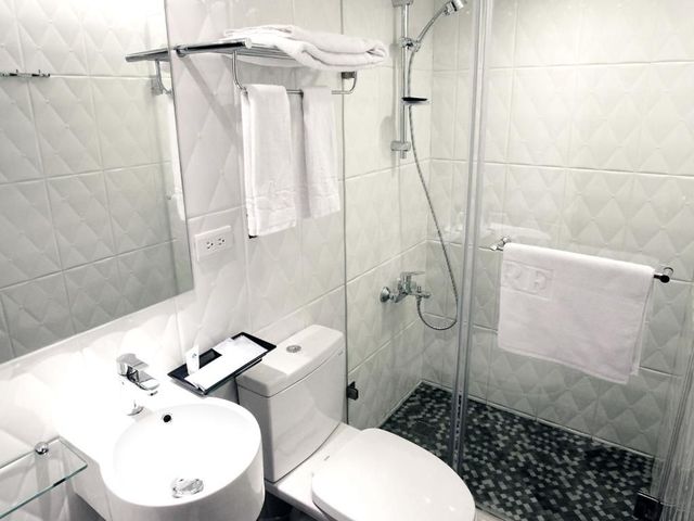 RF Hotel - Zhongxiao-Elegant Double Room-4