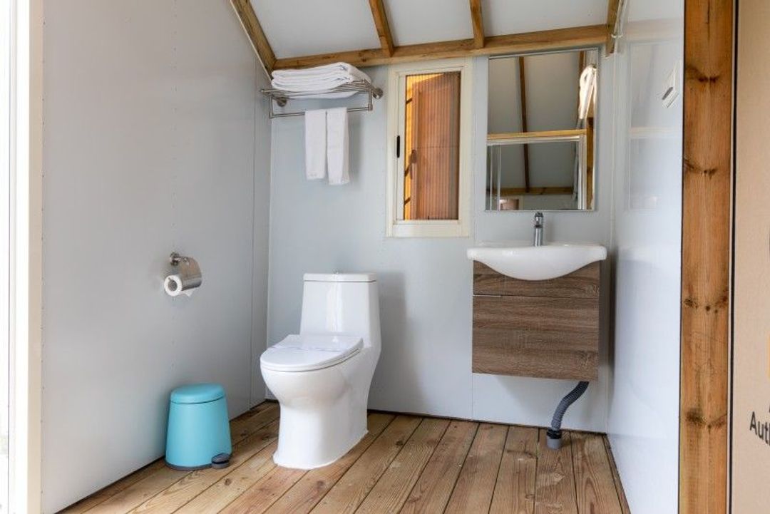 远山望月温泉露营区｜9/6前入住送$1199晚餐、美人汤屋、露营车