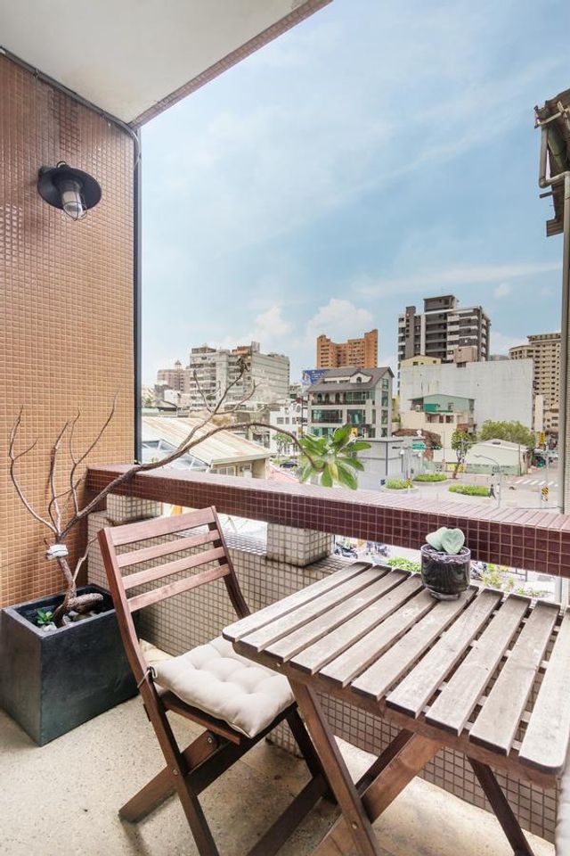 包成家｜緊鄰海安路商圈-豪華雙人房-附陽台-松屋-2
