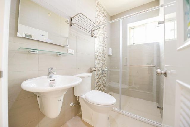 YUAN JYU GE-Six-ten person suite-4