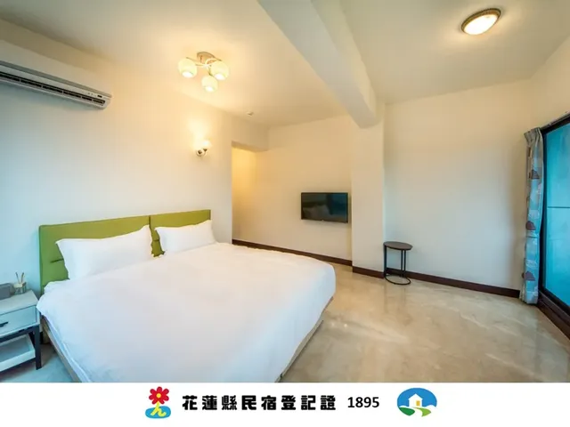 喜悅民宿 | 12-18人花蓮Villa包棟 | 海景&電梯＆大空間-雙人房-一大床-1