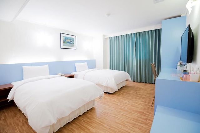 Apple Hotel-Double-bed room-7