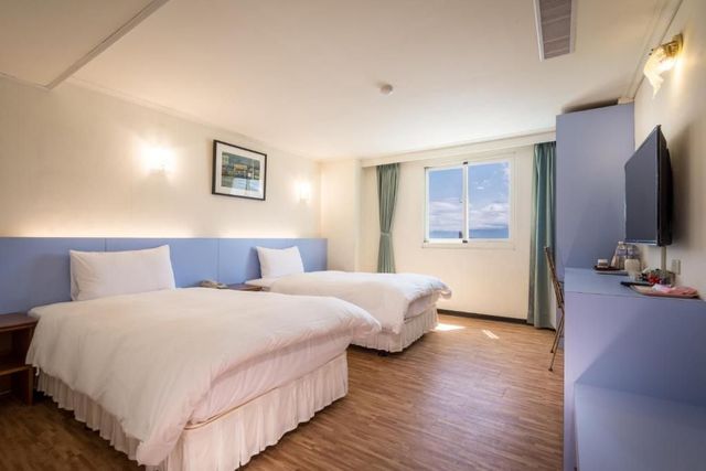 Apple Hotel-Double-bed room-2