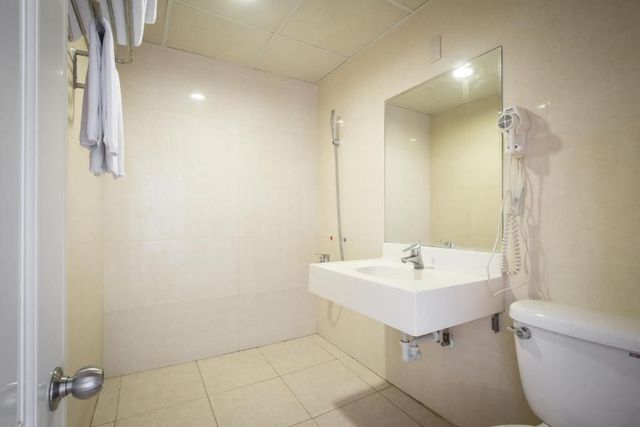 Apple Hotel-Double-bed room-8