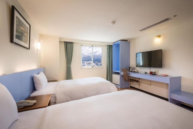 Apple Hotel-Double-bed room-3