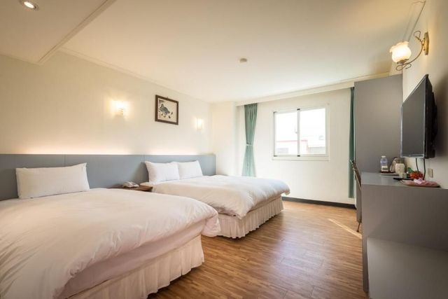 Apple Hotel-Comfortable Triple Room-1