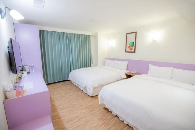 Apple Hotel-Comfortable Quadruple Room-2