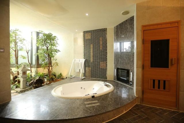 OHYA Chain Boutique Motel-Yong Kang-Flagship Suite with KTV-5