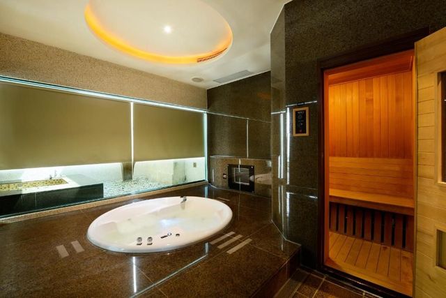 OHYA Chain Boutique Motel-Yong Kang-VIP Suite with private pool & KTV-4
