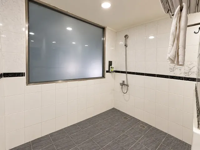 chillax inn Hotel Love River Pavilion-Run Of House Room (Random Room)-Room Only-8