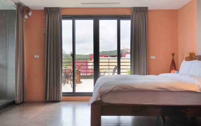 靜觀行館 Jingguan Hotel-Room 6 (頂樓) 豪華蜜月雙人海景套房 (約32坪，含陽台17坪)-2