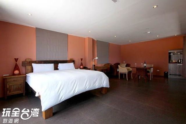 靜觀行館 Jingguan Hotel-Room 6 (頂樓) 豪華蜜月雙人海景套房 (約32坪，含陽台17坪)-5