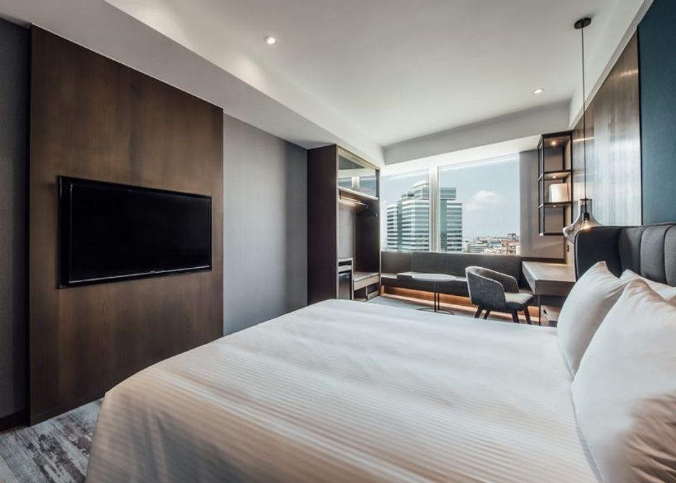 鈞怡大飯店-豪華雙人房(一大床)-城市景觀