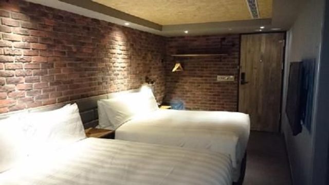城市商旅-駁二館-高級四人房-2