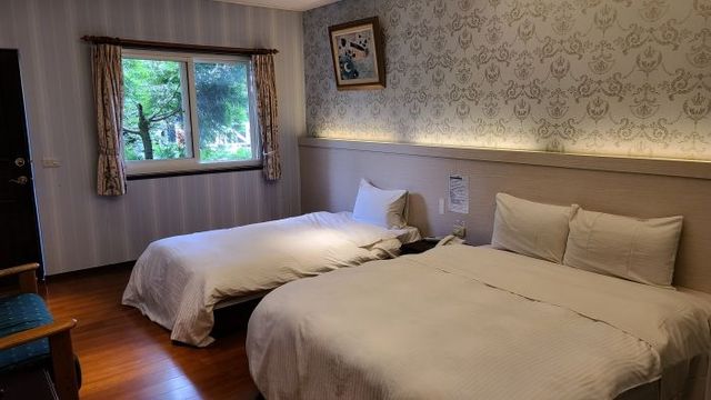 Naluwan Villa-Sakura Triple Room-1