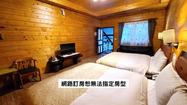 Naluwan Villa-Cozy Quad Room-3
