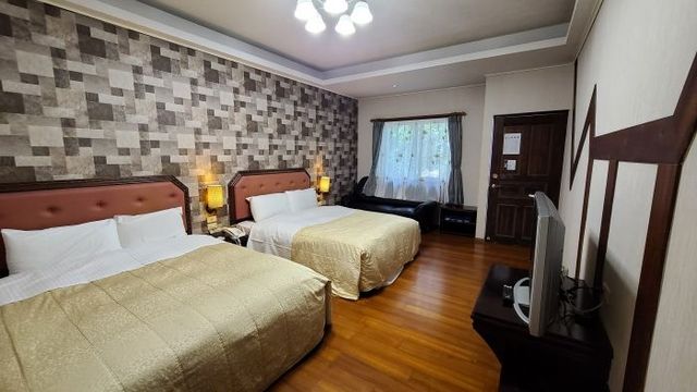 Naluwan Villa-Cozy Quad Room-9