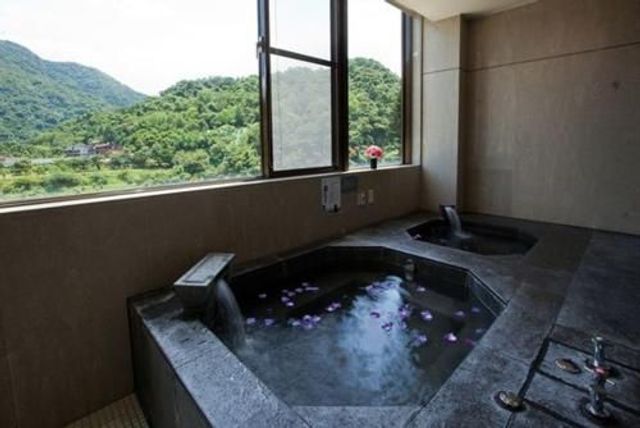 烏來花漾水舞會館-高級雙人房-9