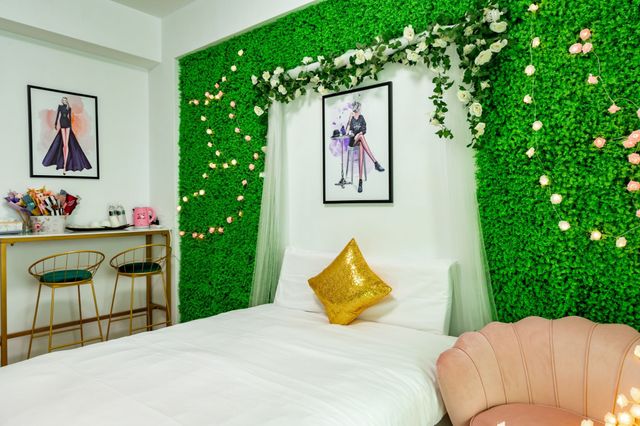 W Homestay-Romantic Double Room at W Homestay-With balcony-1