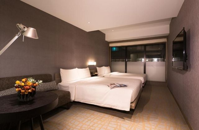 德立莊酒店-西門館 | 捷運西門站4號出口-雅緻家庭房4人-無窗 (含早餐)-1