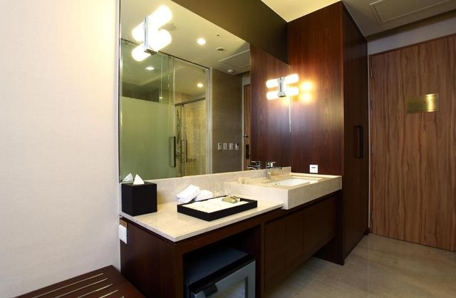 H Resort-Quadruple Room with Sea View and Balcony-4