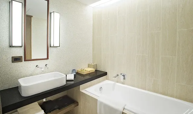 THE GAYA HOTEL-Standard Quadruple Room-4