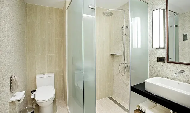 THE GAYA HOTEL-Standard Quadruple Room-3