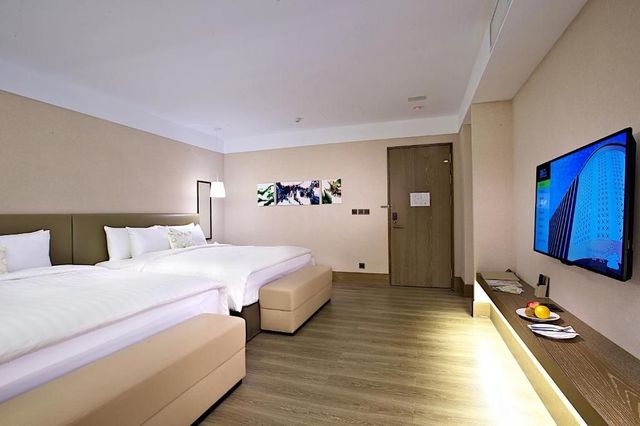 THE GAYA HOTEL-Deluxe Family Room-2