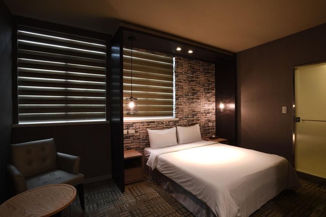 이스트 드래곤 호텔 (EAST DRAGON HOTEL)