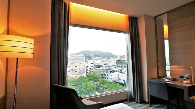 城市商旅-真愛館 ｜近高雄音樂中心-市景豪華雙床房-3