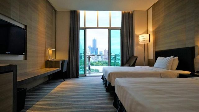 城市商旅-真愛館 ｜近高雄音樂中心-海港景四人房-3