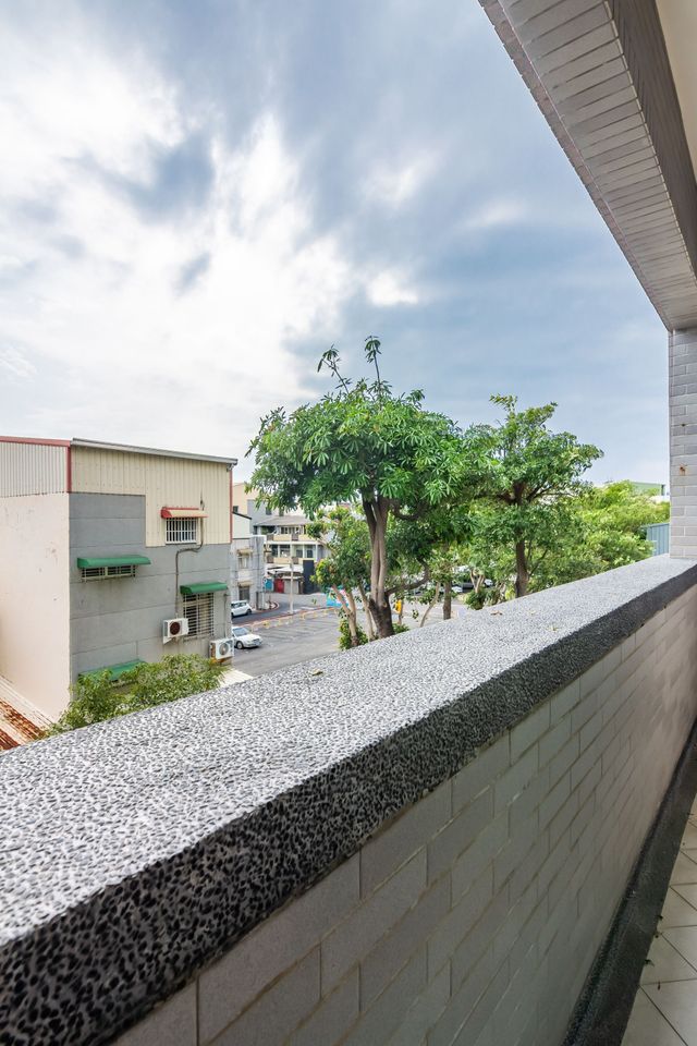 台南搖滾狂巢|可10人包棟|KTV、麻將、兒童戲水池|-豪華雙人房-附陽台-6