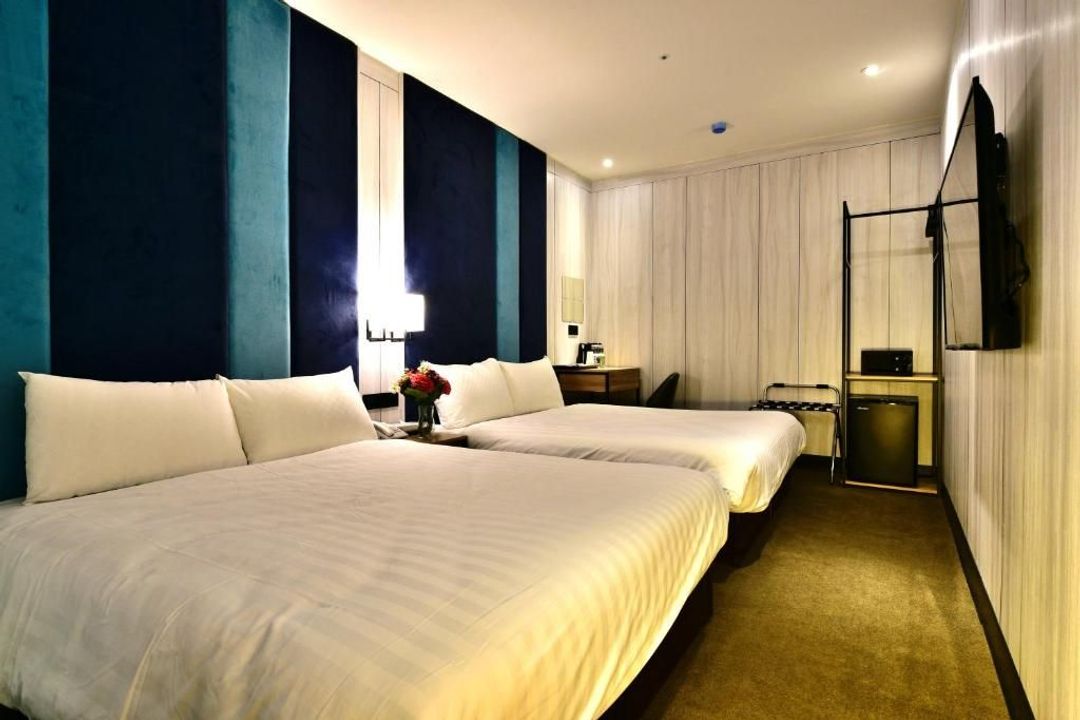 MAYER INN
