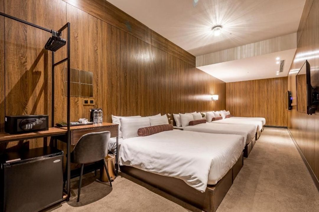 MAYER INN