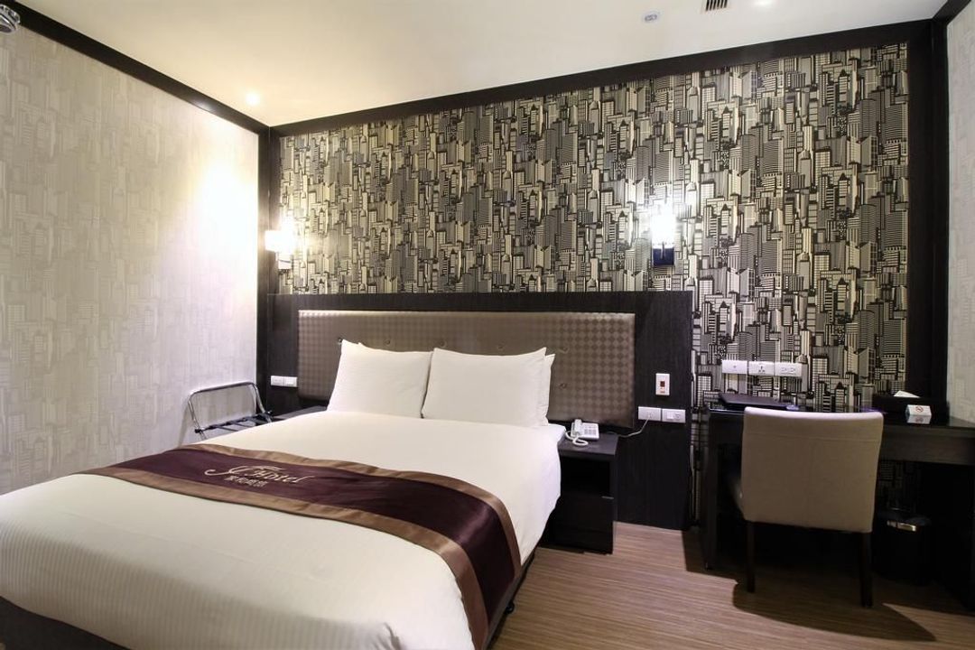 J-Hotel