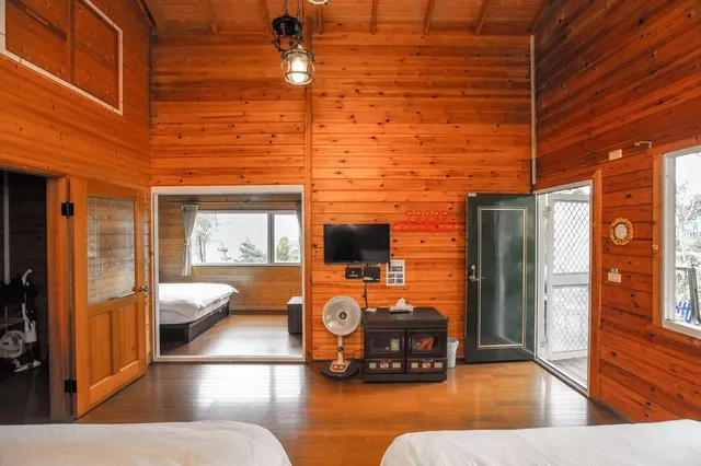 Cloudy Star-Blue Sky Garden-Two-Bedroom Cabin-6