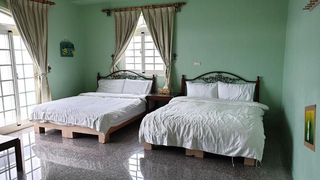 美麗蓮夢露渡假莊園 l 22人包棟 | 戶外戲水池-陽台四人房-2