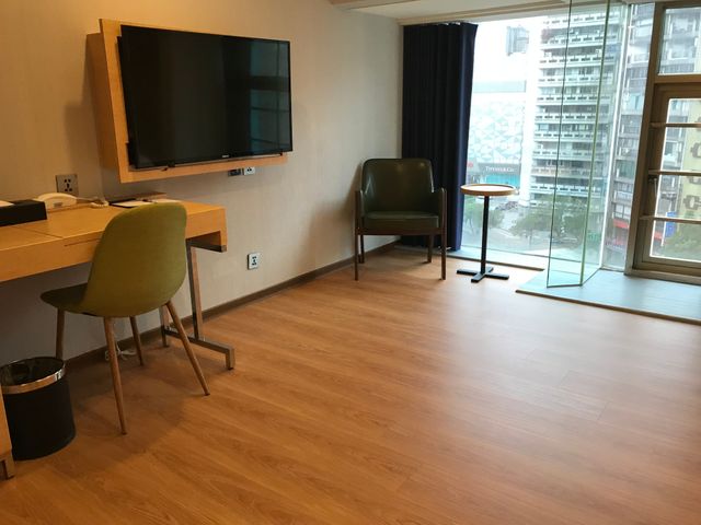 艾爾行旅｜鄰近東區商圈-高級雙人或雙床房-3