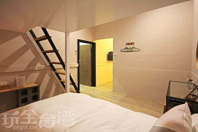 台南‧小日子｜鄰近海安路/國華街商圈、設有浴缸房-高級家庭房 (二樓)-8